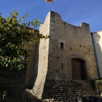 Visite commentée des travaux de restauration d'une tour de défense des remparts de la citée médiévale fortifiée d'Argelès