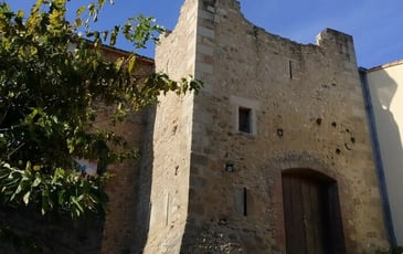Visite commentée des travaux de restauration d'une tour de défense des remparts de la citée médiévale fortifiée d'Argelès