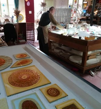 « Des artisans, des artistes et des savoir-faire », exposition et boutique