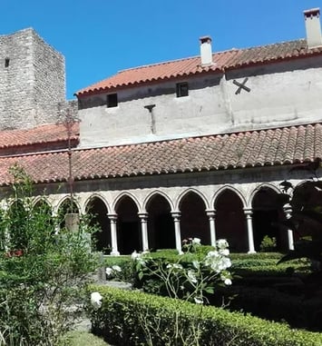 Visitez la plus ancienne abbaye carolingienne de Catalogne !