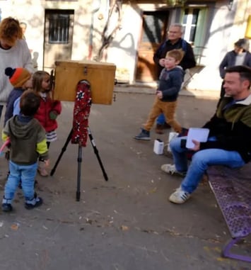 « L'afghan box » la photographie ambulante d'Iris Chauveau